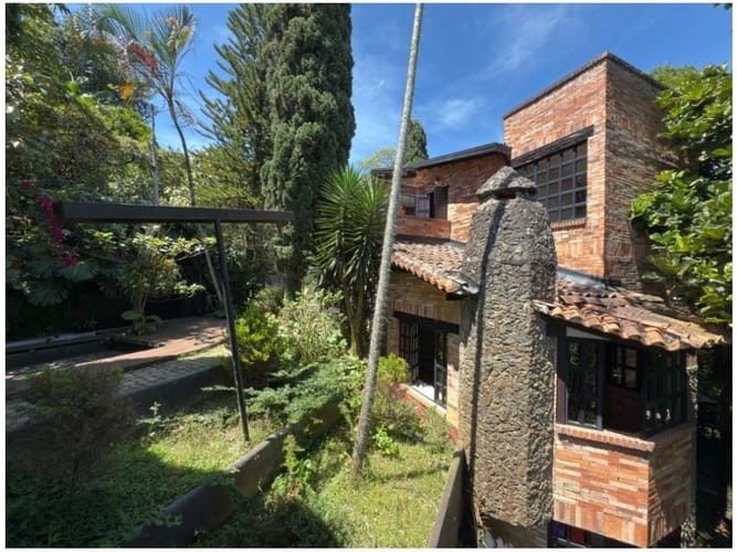 Casa de 3 alcobas en venta en El Chingui, Envigado, 235 m² · foto 8 de 24