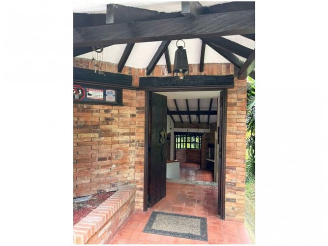 Casa de 3 alcobas en venta en El Chingui, Envigado, 235 m² · foto 13 de 24