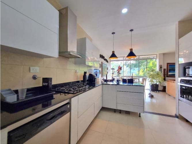 Casa de 3 alcobas en venta en Loma Del Esmeraldal, Envigado, 229 m² · foto 23 de 24