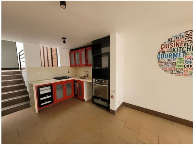 Casa de 5 alcobas en venta en Loma Del Escobero, Envigado, 250 m² · foto 3 de 24