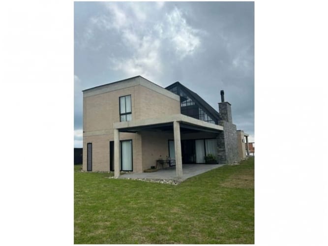 Casa de 3 alcobas en venta en Vía Las Palmas, Envigado, 380 m² · foto 3 de 24