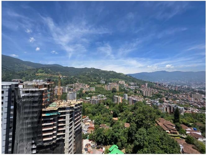 Apartamento de 2 alcobas en venta en Loma De Las Brujas, Envigado, 75 m² · foto 3 de 11