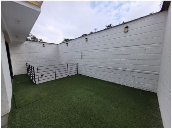Casa de 5 alcobas en venta en Loma Del Escobero, Envigado, 250 m² · foto 10 de 24