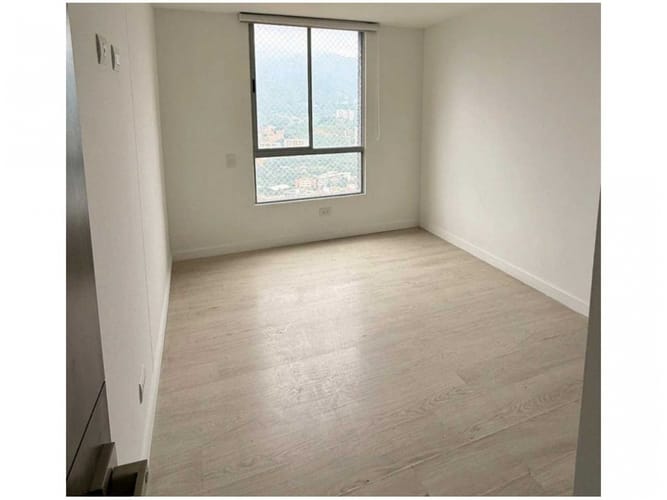 Apartamento de 2 alcobas en venta en Loma De Las Brujas, Envigado, 75 m² · foto 10 de 11