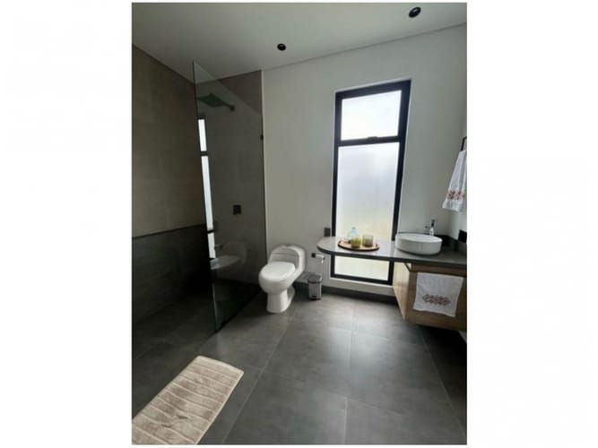 Casa de 3 alcobas en venta en Vía Las Palmas, Envigado, 380 m² · foto 11 de 24