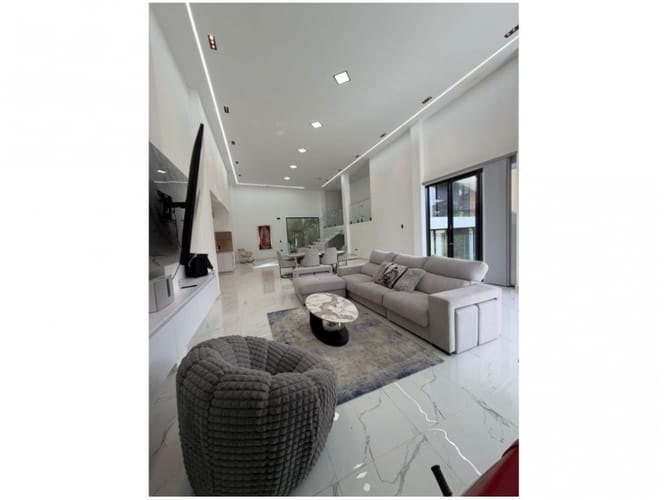 Casa de 5 alcobas en venta en Gualanday, Rionegro, 450 m² · foto 6 de 24