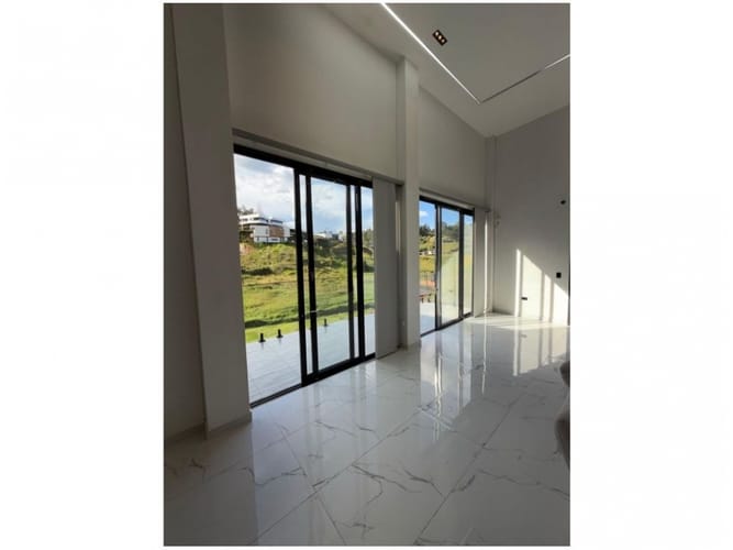 Casa de 5 alcobas en venta en Gualanday, Rionegro, 450 m² · foto 9 de 24