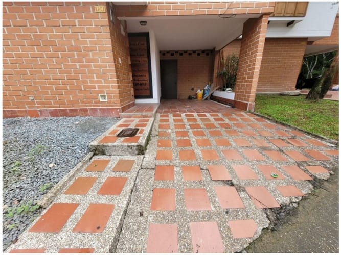 Casa de 5 alcobas en venta en Loma Del Escobero, Envigado, 250 m² · foto 21 de 24