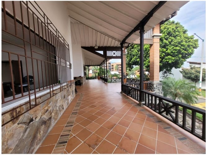 Casa de 5 alcobas en venta en Loma Del Escobero, Envigado, 250 m² · foto 23 de 24