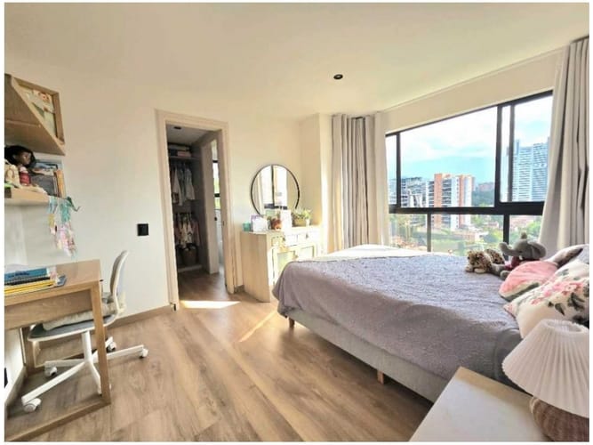 Apartamento de 4 alcobas en venta en El Poblado, Medellín, 295 m² · foto 12 de 21