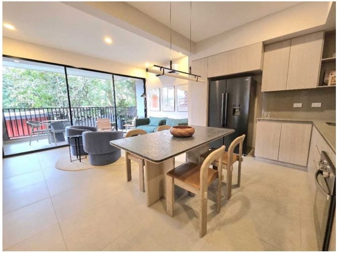 Apartamento en venta en El Poblado, Medellín · foto 3 de 13