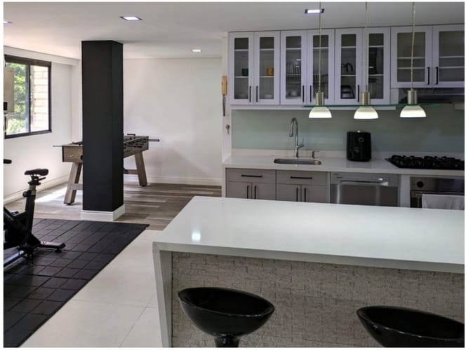Apartamento de 2 alcobas en venta en Las Lomas, Medellín, 150 m² · foto 2 de 24