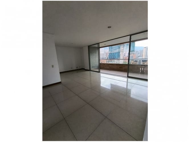 Apartamento de 3 alcobas en venta en Castropol, Medellín, 124 m² · foto 3 de 14