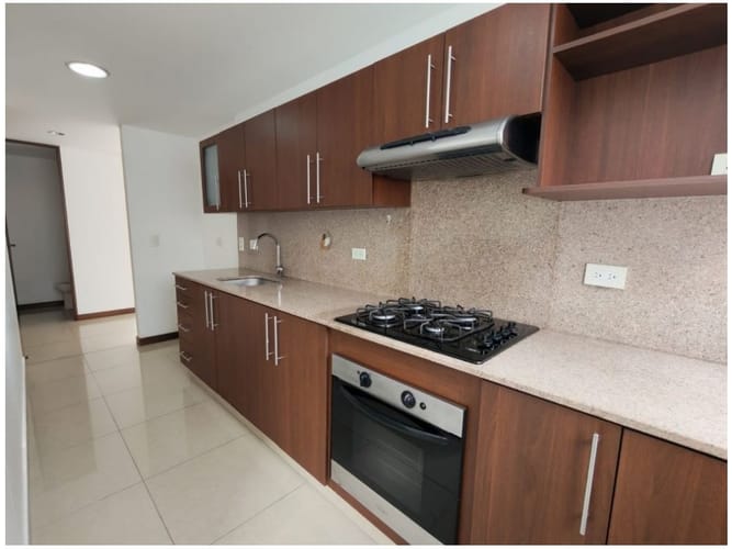 Apartamento de 3 alcobas en venta en Castropol, Medellín, 124 m² · foto 4 de 14