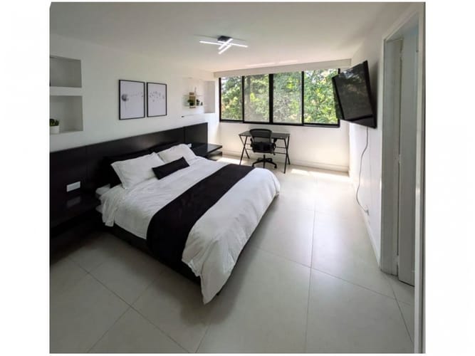 Apartamento de 2 alcobas en venta en Las Lomas, Medellín, 150 m² · foto 5 de 24