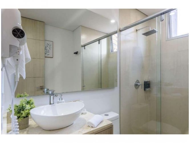 Apartamento de 3 alcobas en venta en Los Naranjos, Medellín, 222 m² · foto 7 de 19