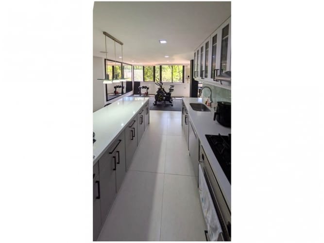 Apartamento de 2 alcobas en venta en Las Lomas, Medellín, 150 m² · foto 12 de 24