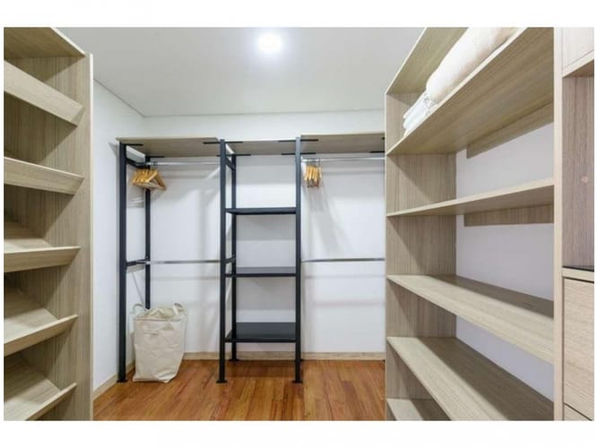 Apartamento de 3 alcobas en venta en Los Naranjos, Medellín, 222 m² · foto 13 de 19