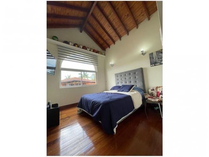 Casa de 5 alcobas en venta en El Retiro, 323 m² · foto 13 de 20