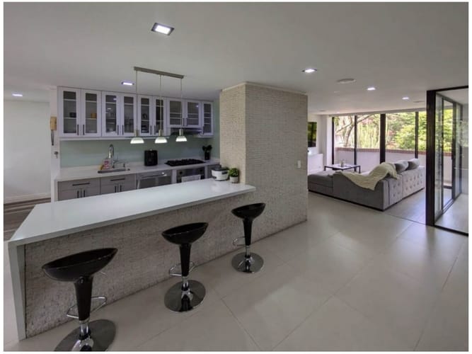 Apartamento de 2 alcobas en venta en Las Lomas, Medellín, 150 m² · foto 15 de 24