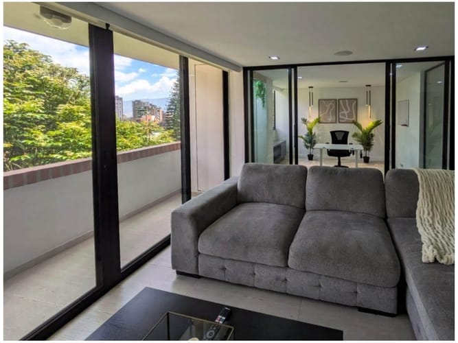 Apartamento de 2 alcobas en venta en Las Lomas, Medellín, 150 m² · foto 17 de 24