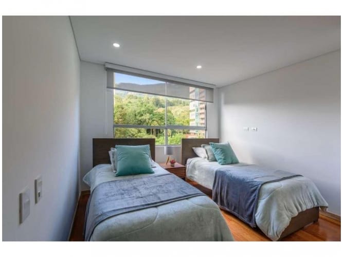 Apartamento de 3 alcobas en venta en Los Naranjos, Medellín, 222 m² · foto 16 de 19