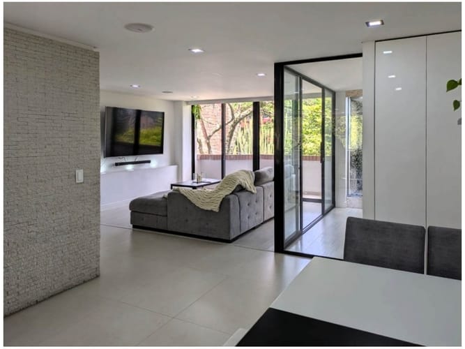 Apartamento de 2 alcobas en venta en Las Lomas, Medellín, 150 m² · foto 19 de 24