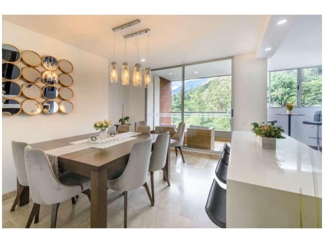 Apartamento de 3 alcobas en venta en Los Naranjos, Medellín, 222 m² · foto 19 de 19
