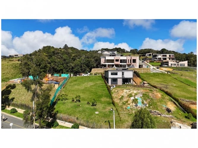 Lote en venta en Pantanillo, Envigado, 880 m² · foto 3 de 6
