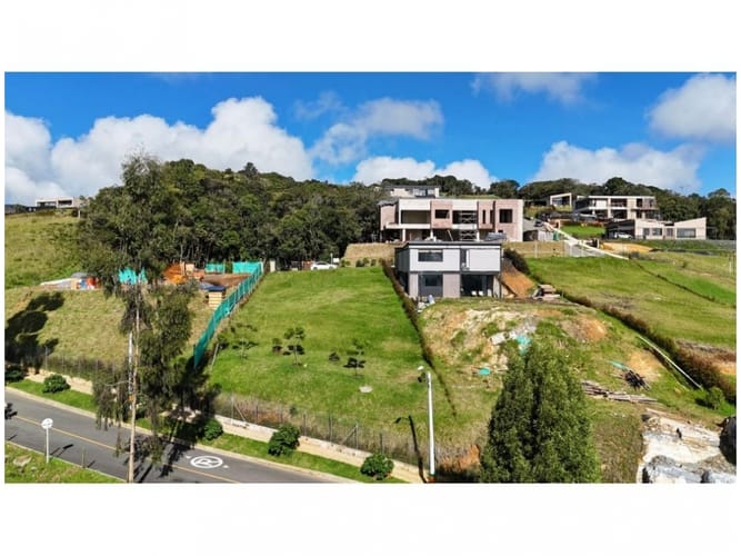 Lote en venta en Pantanillo, Envigado, 880 m² · foto 4 de 6