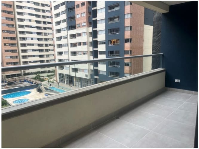 Apartamento de 3 alcobas en venta en El Poblado, Medellín, 105 m² · foto 2 de 24