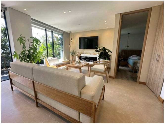 Apartamento de 2 alcobas en venta en El Tesoro, Medellín, 84 m² · foto 2 de 16