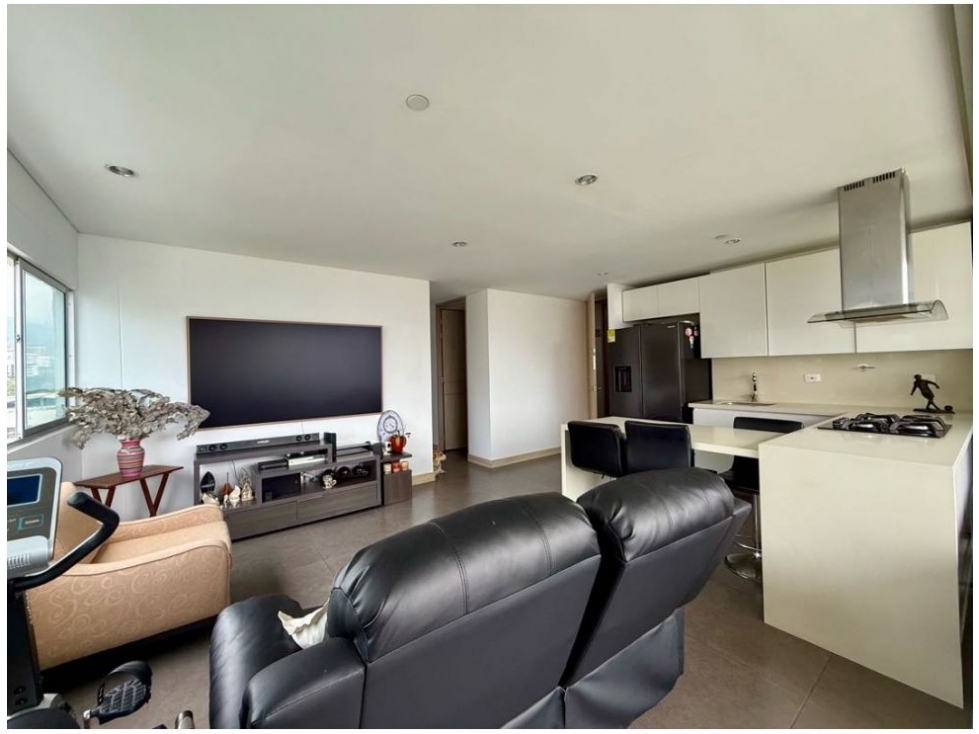 Apartamento en venta en El Poblado, Medellín · foto 5 de 24