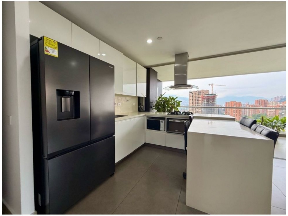 Apartamento en venta en El Poblado, Medellín · foto 7 de 24
