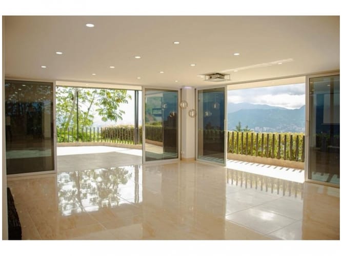 Casa de 5 alcobas en venta en Las Palmas, Envigado, 587 m² · foto 2 de 20