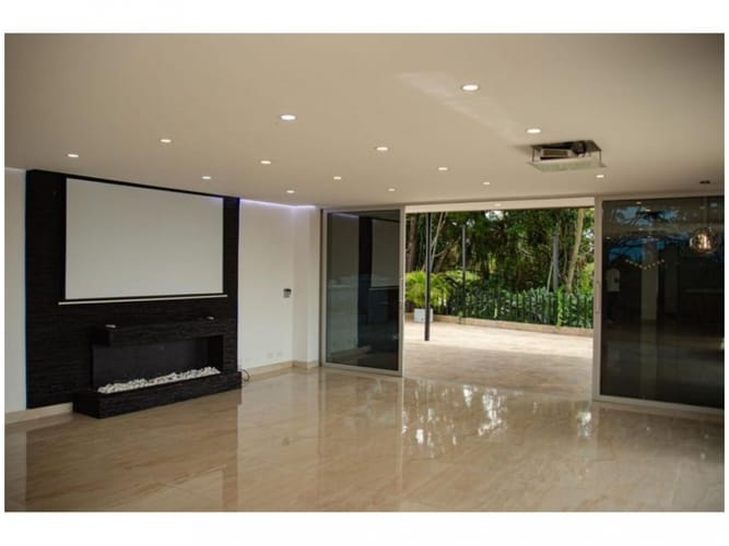 Casa de 5 alcobas en venta en Las Palmas, Envigado, 587 m² · foto 3 de 20