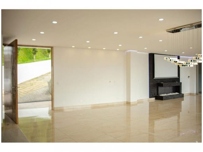 Casa de 5 alcobas en venta en Las Palmas, Envigado, 587 m² · foto 6 de 20