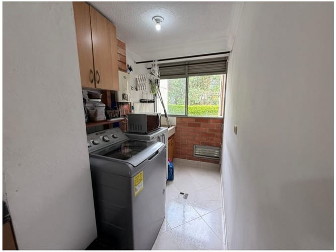 Apartamento en venta en Loma De Los Bernal, Medellín · foto 6 de 20
