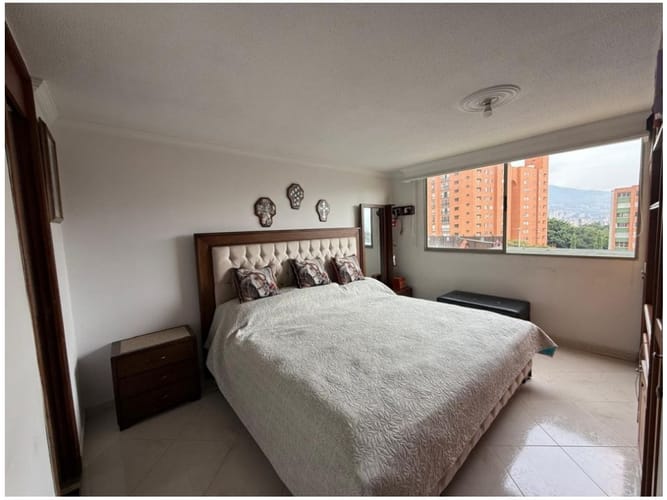 Apartamento en venta en Loma De Los Bernal, Medellín · foto 10 de 20