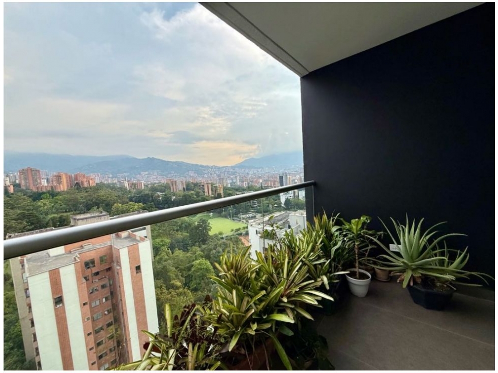 Apartamento en venta en El Poblado, Medellín · foto 19 de 24
