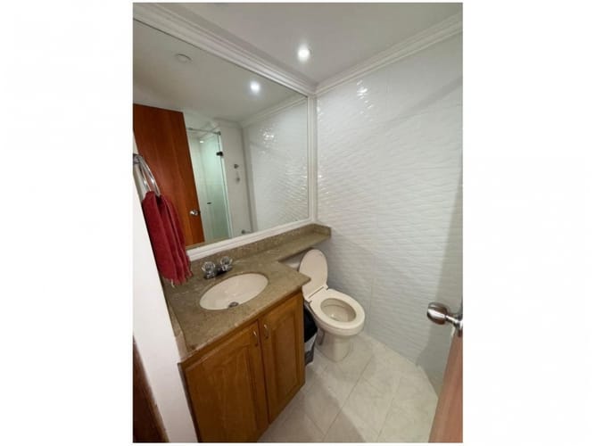 Apartamento en venta en Loma De Los Bernal, Medellín · foto 13 de 20