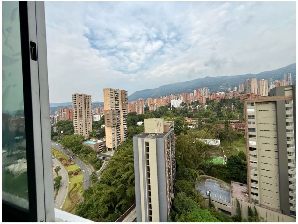 Apartamento en venta en El Poblado, Medellín · foto 21 de 24