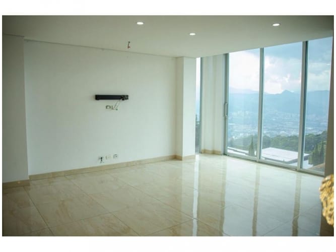 Casa de 5 alcobas en venta en Las Palmas, Envigado, 587 m² · foto 14 de 20