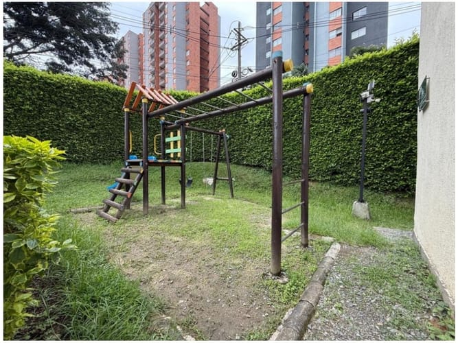 Apartamento en venta en Loma De Los Bernal, Medellín · foto 19 de 20
