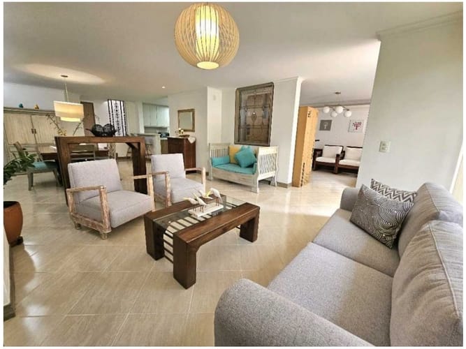 Casa de 4 alcobas en venta en El Poblado, Medellín, 225 m² · foto 2 de 17