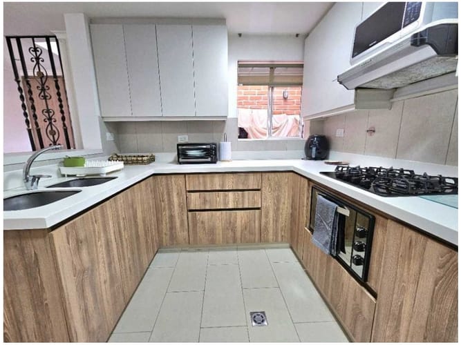 Casa de 4 alcobas en venta en El Poblado, Medellín, 225 m² · foto 9 de 17