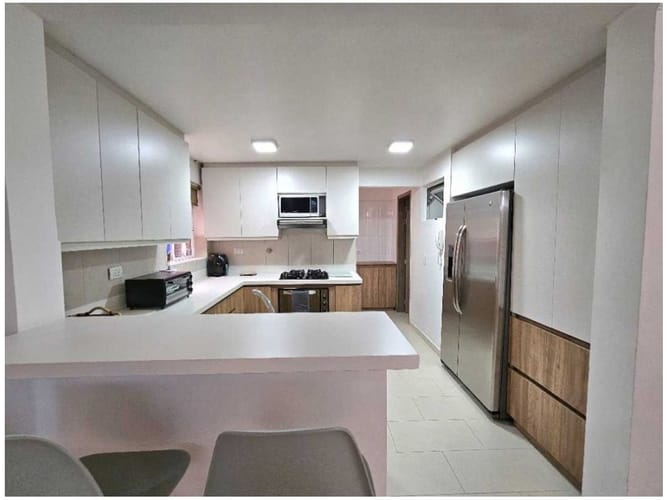 Casa de 4 alcobas en venta en El Poblado, Medellín, 225 m² · foto 10 de 17