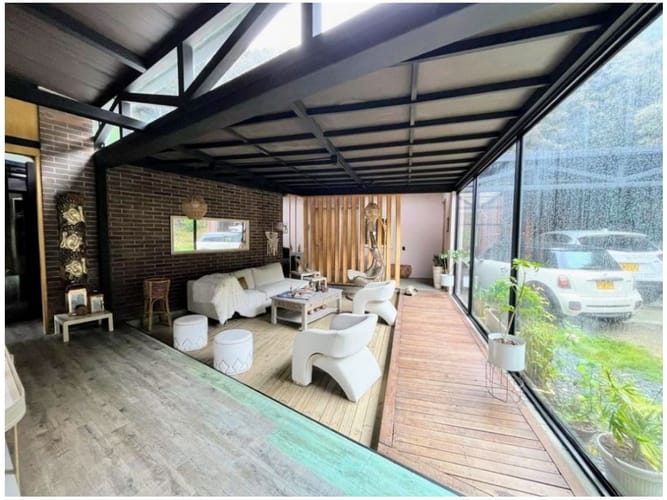 Casa de 3 alcobas en venta en Loma Del Escobero, Envigado, 300 m² · foto 2 de 8
