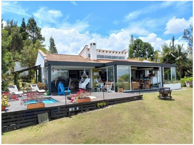 Casa de 3 alcobas en venta en Guarne, 285 m² · foto 13 de 24