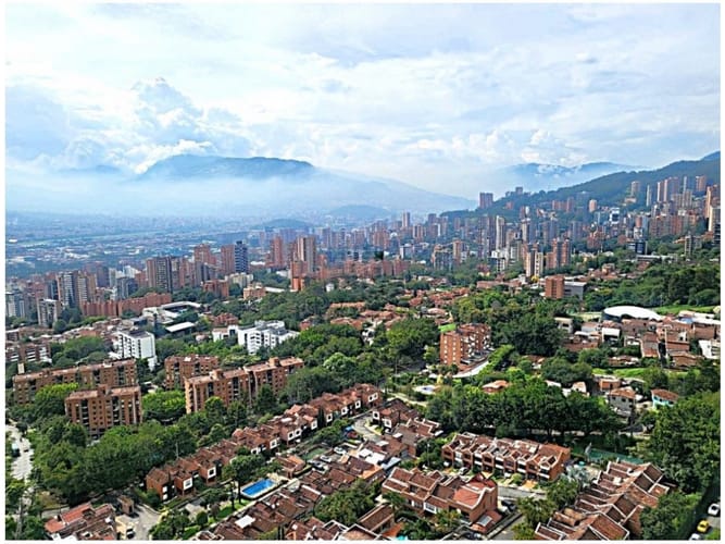 Apartaestudio en venta en El Poblado, Medellín, 55 m² · foto 11 de 24